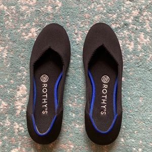 Rothy’s black flats